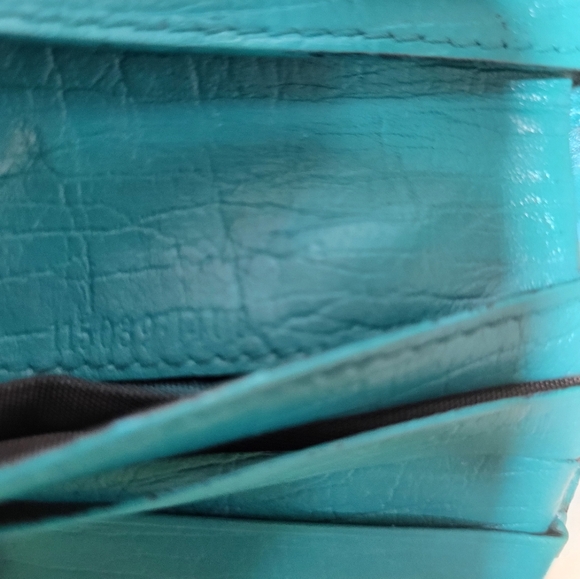 AUTHENTIC FULL INCLUSION GUCCI COMPACT WALLET - Picture 2 of 10